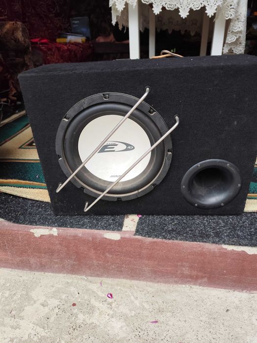 Vând sowboofer auto