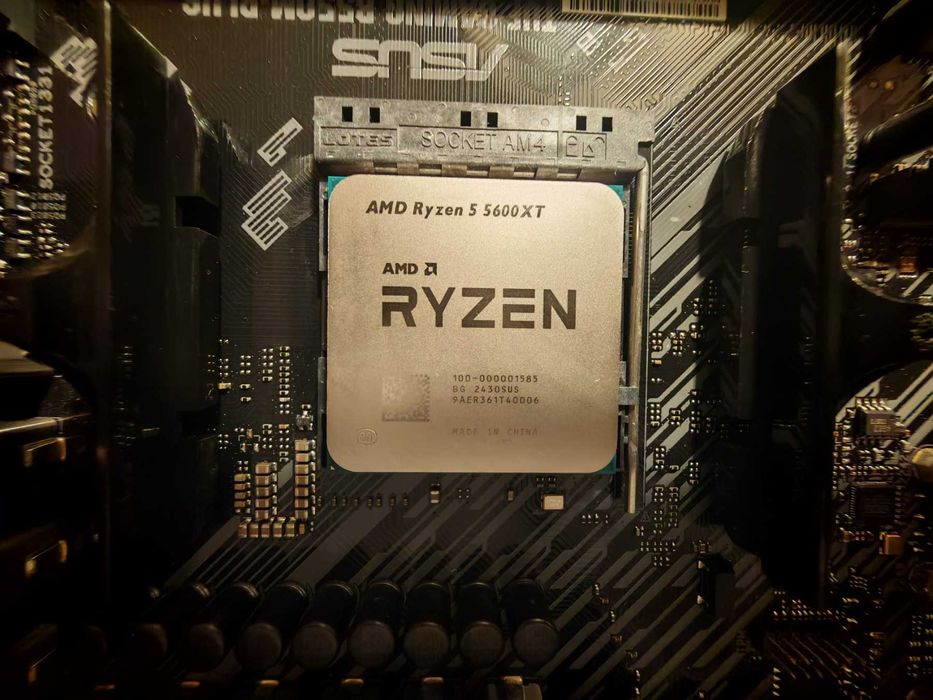 Asus TUF B550M-Plus Gaming + RYZEN 5 5600XT 6-Core (4.7 GHz) AM4