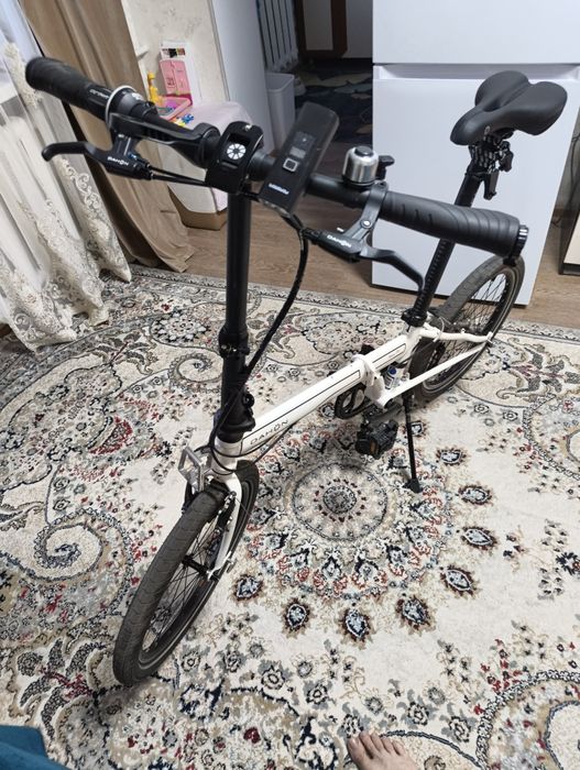 Складной велосипед Dahon.