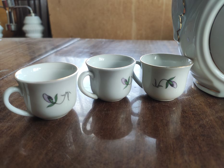 Порцеланов сервиз за греяна ракия