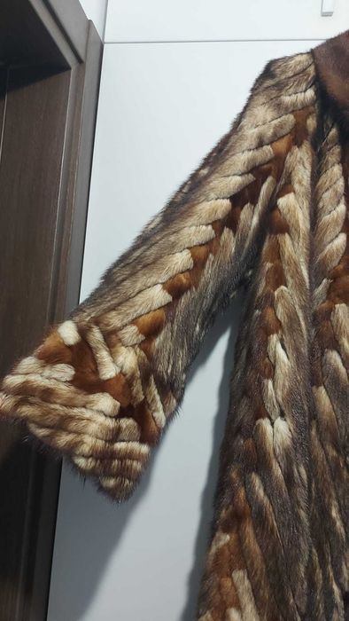 Haina dama din blana de veverita