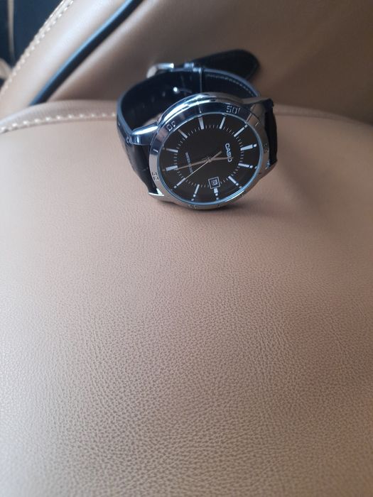 Продам часы CASIO