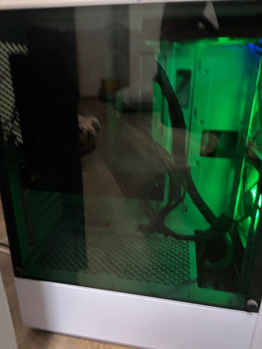 Геймърски Компютър Ryzen 7 9700x 16 GB DDR5 RAM, 1TB nvme2, radeon rx 7600 8gb