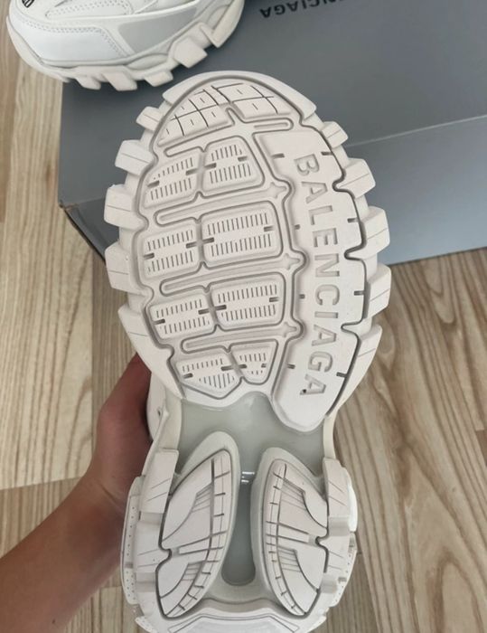 Balenciaga track