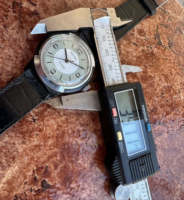 Сьветски механичен часовник Восток,рядьк, 70 години