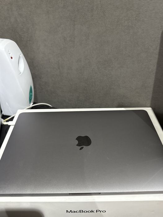 Macbook pro m1 holati ideal sostayana srochni sotiladi