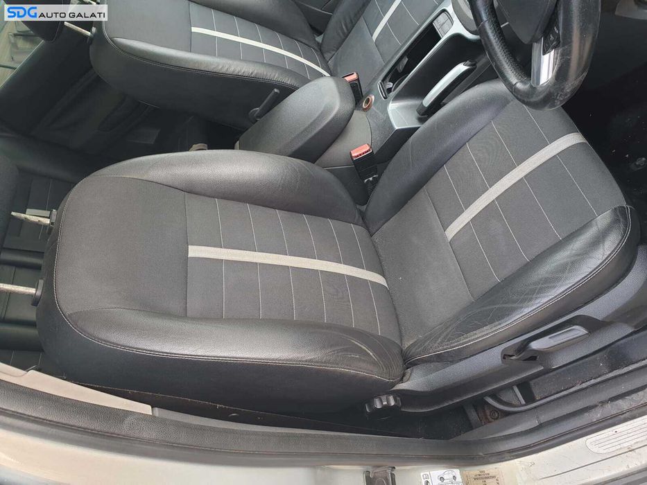 Scaun Dreapta Fata Pasager Fara Incalzire Semi Piele Ford Kuga 1 2008 - 2013 [Q2179] [Q2180]