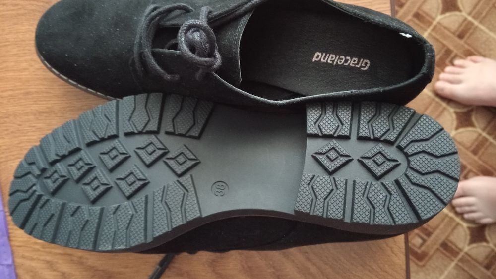 ПродамТуфли женские