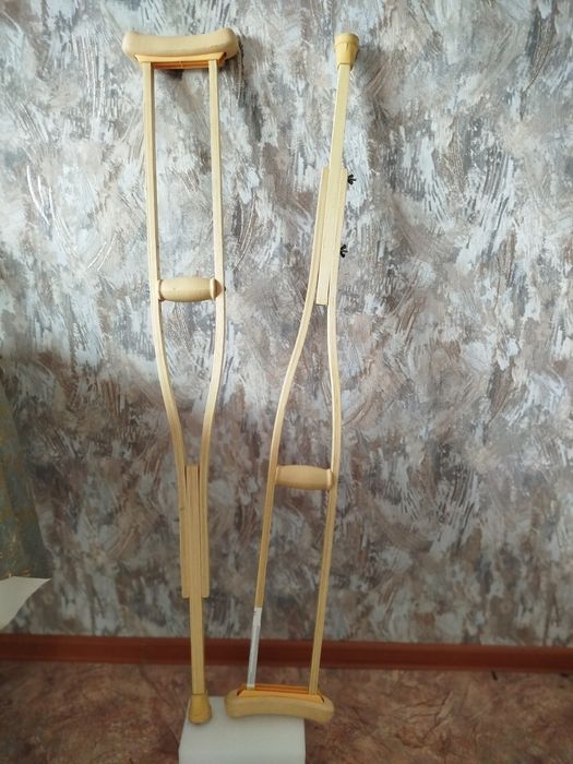Продам деревянные костыли б/у
