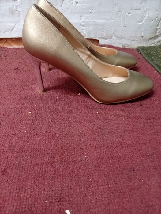 Туфли почти новые 5000 тыш