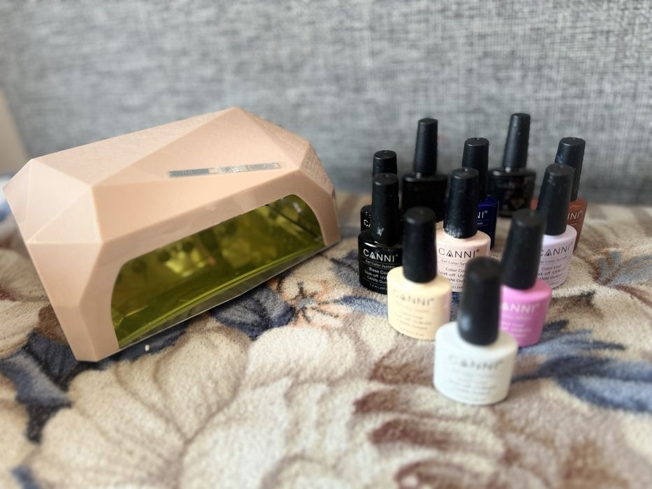 Продам. Гель лак и лампу.