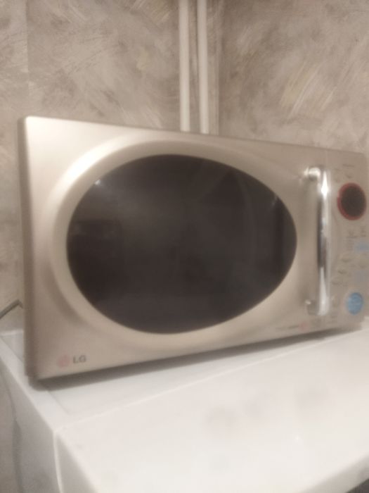 Продам микроволновую печь.