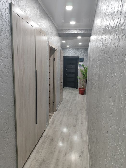 Продам 2-х комнатную квартиру в центре города.