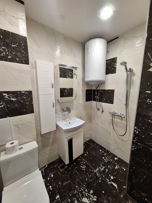 Дава се под наем Тристаен апартамент в Варна, Бриз - 65 кв.м за 550 € - Снимка #3