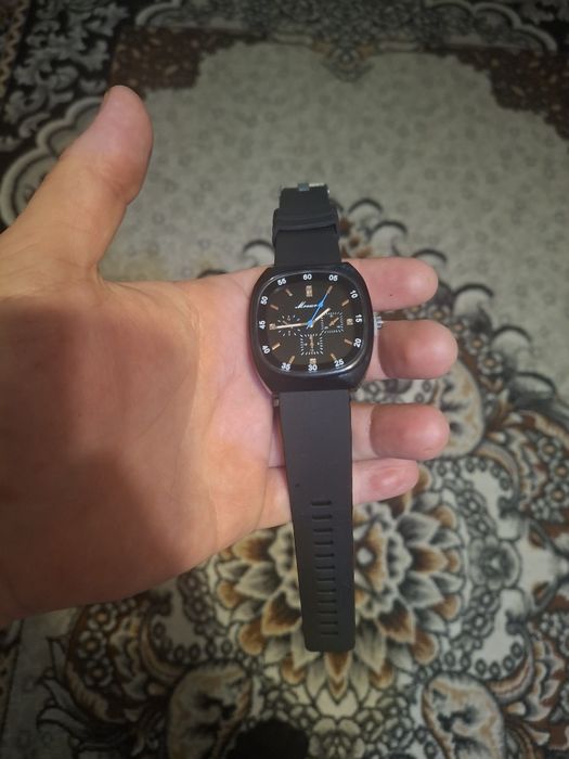 Продам часы срочно