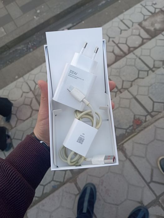 Redmi Note 13 
Holati ideal
Hotira 256 GB
Ram 8 GB
Ime 2 sim otgan
Tel