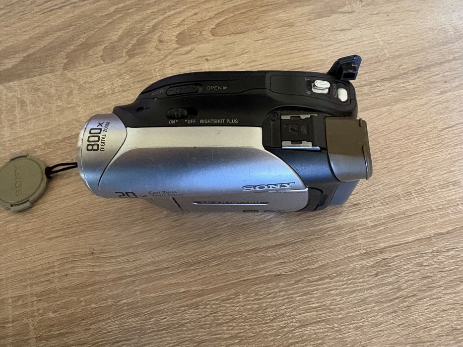 Sony Handycam DCR-DVD92 video camera – funcționează – baterie moarta