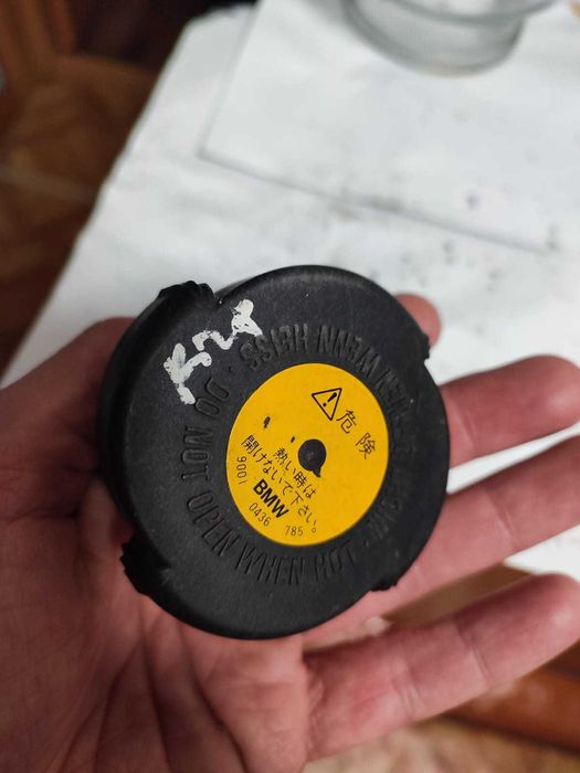 продам крышку багажника  бмв е 36