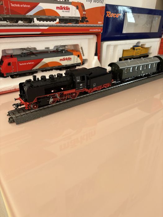 Set marklin+ locomotive+ piste