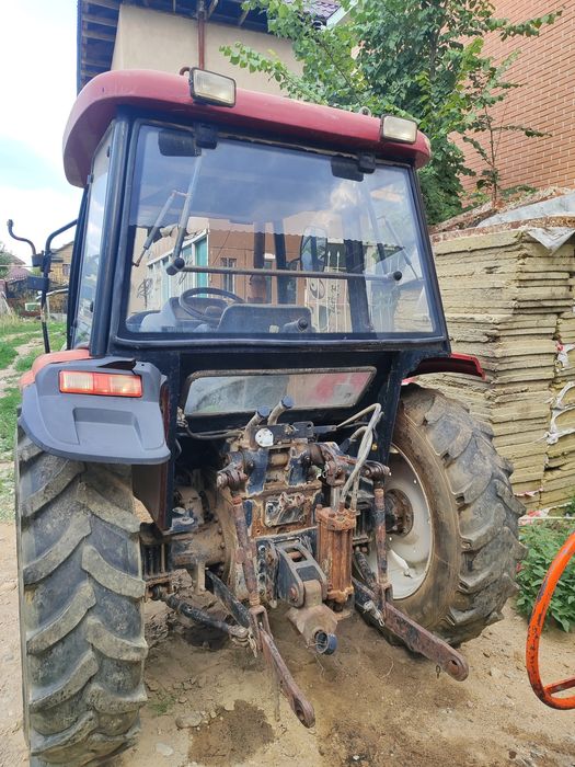 Трактор YTO 804 на ходу