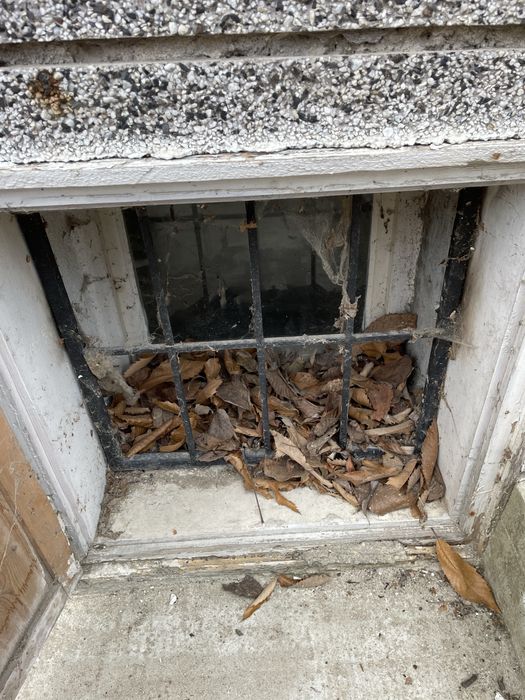 Продавам решетки за прозорци и врати