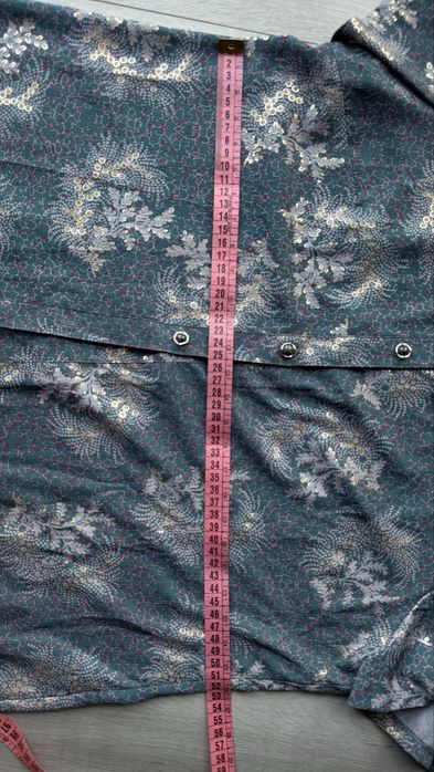 Новая блузка в M/L размере.