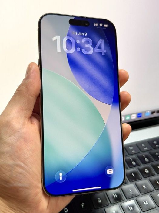 iPhone 16 PRO Natural Titanium + Lake Green MagSafe калъф и зарядно