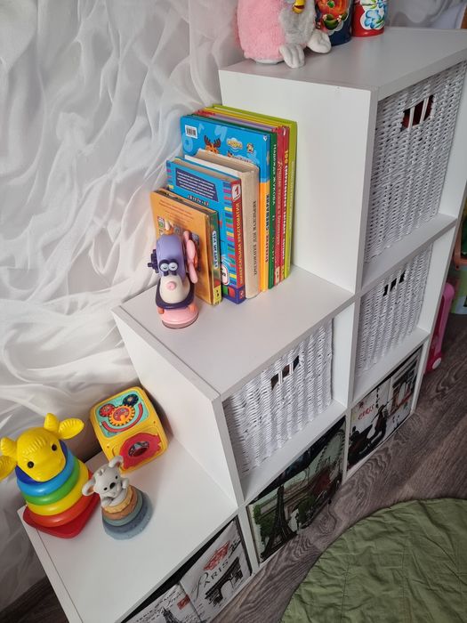 Продам стеллаж лесенка детский.