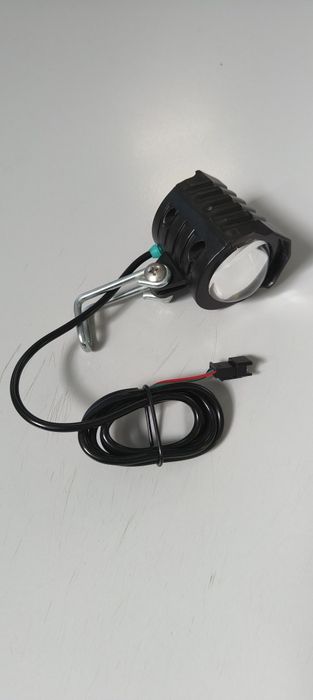 Vând  Far cu claxon  2 în 1 pentru bicicletă electrică, , trotinetă electrica,scuter  .