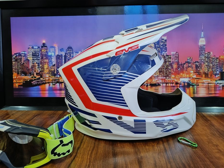 Мото шлем от Американского бренда EVS