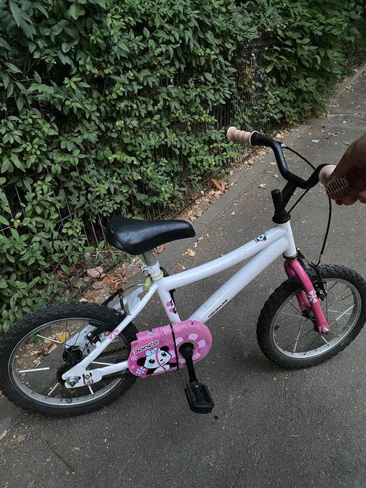 Bicicleta cu roti ajutatoare 4-7 ani