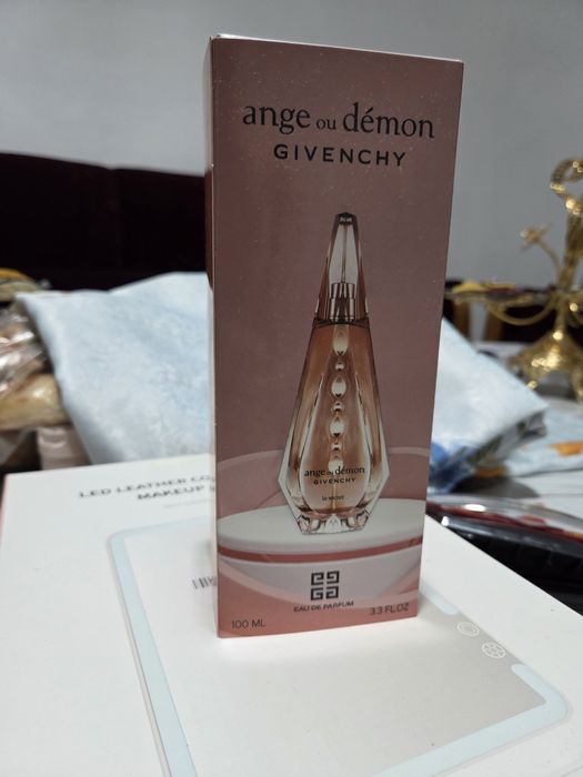 Продаются женские духи