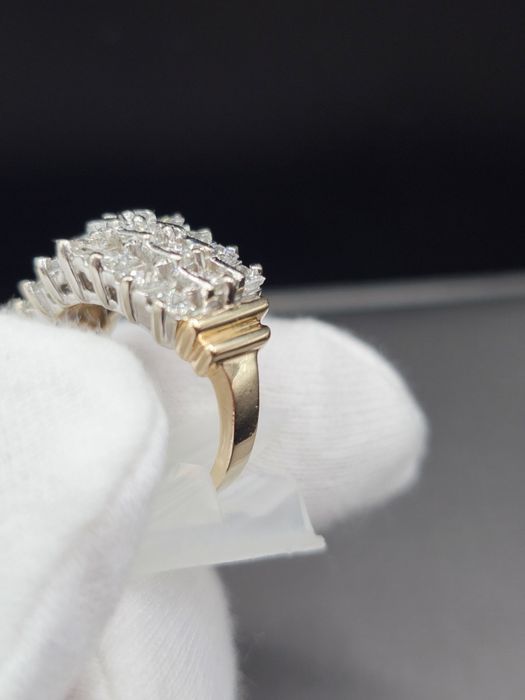 Масивен златен пръстен с над 1 карат диаманти – 14K