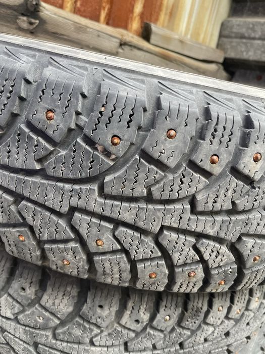 Продам зимные шины 185/65R15