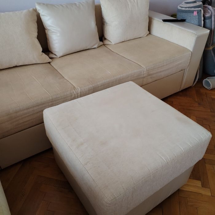 Colțar extensibil de vânzare – stare bună, foarte comod și spațios.