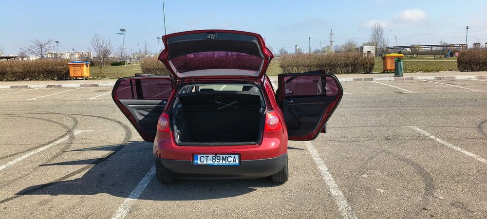 Volkswagen Golf 5 – 1.6 FSI (Benzină) – Întreținut & Dotat