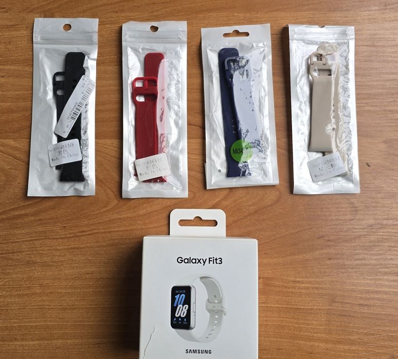 Samsung galaxy Fit 3 + 5 ремешков