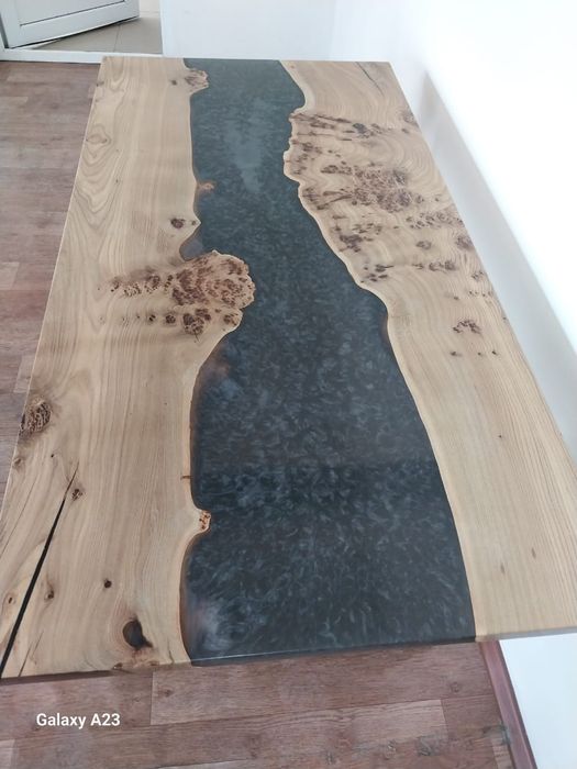 стол из эпоксидной смолы