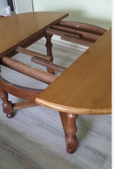 Masa rotundă lemn masiv