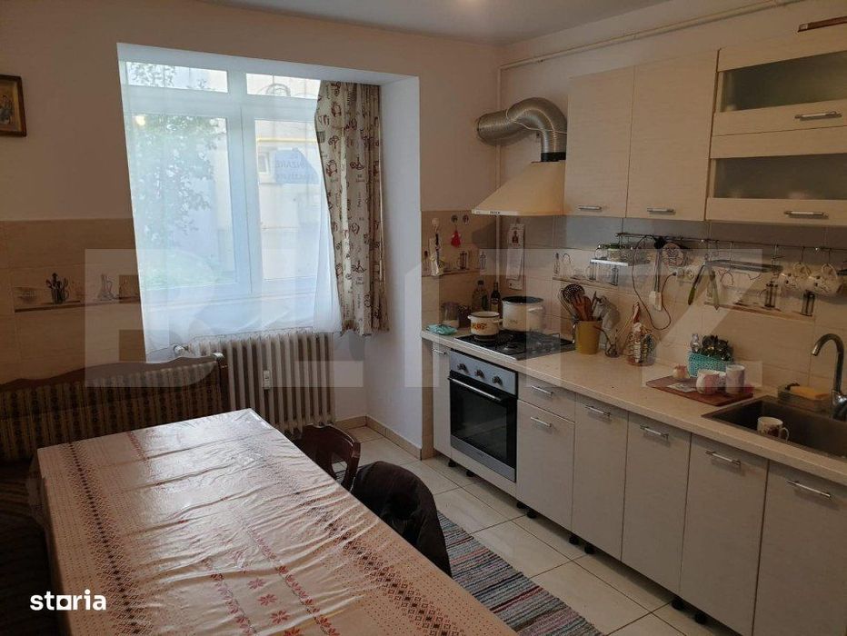 Apartament 4 camere, 78 mp, spatios, zona Liceului Samuil Isopescu