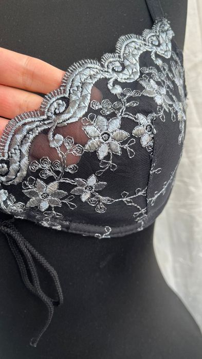 Sutien vintage în stil La Perla