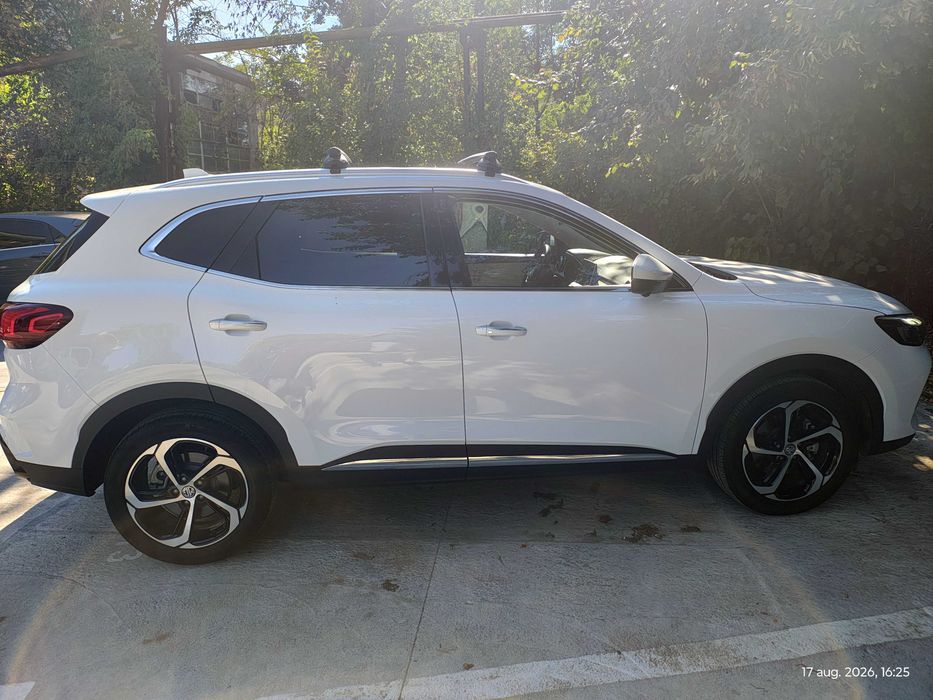 MG HS 1.5 T-GDi 7DCT Exclusive, fabricație 02.2024, 16.458 km, dotări maxime, accesorii bonus