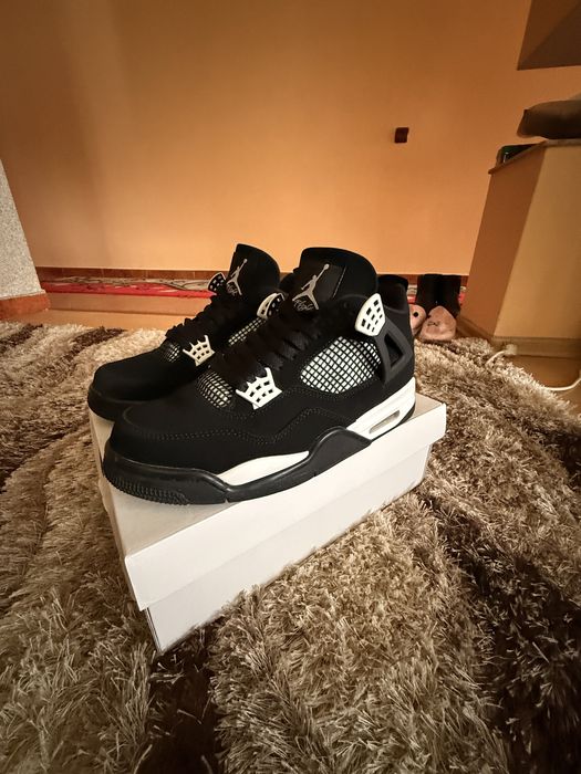 Nike Jordan 4 white thunder