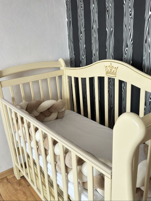 Продам новую кроватку