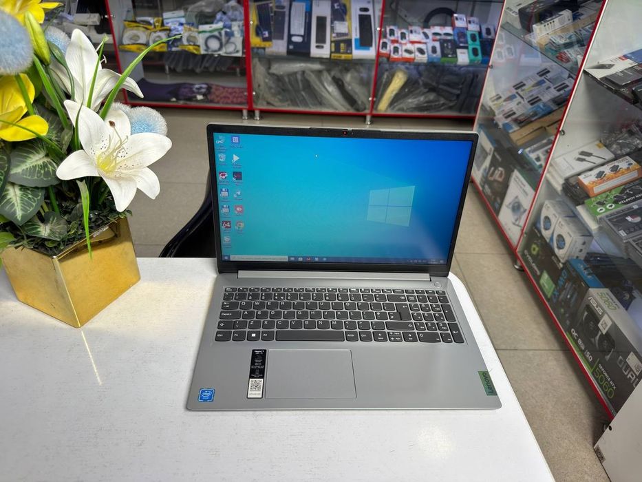 Lenovo office noutbuk N4500 4/256SSD holati ideal