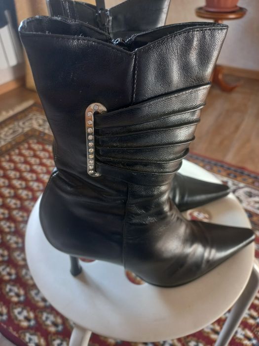 Продам женскую обувь