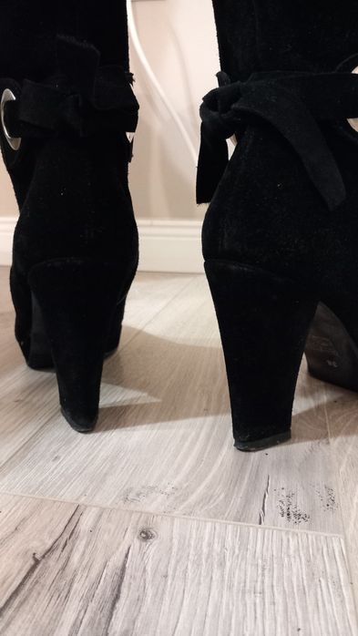 Cizme negre din piele intoarsa