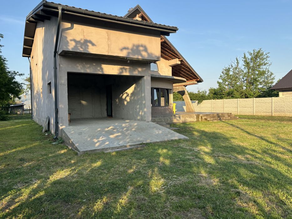 Casa De Vanzare