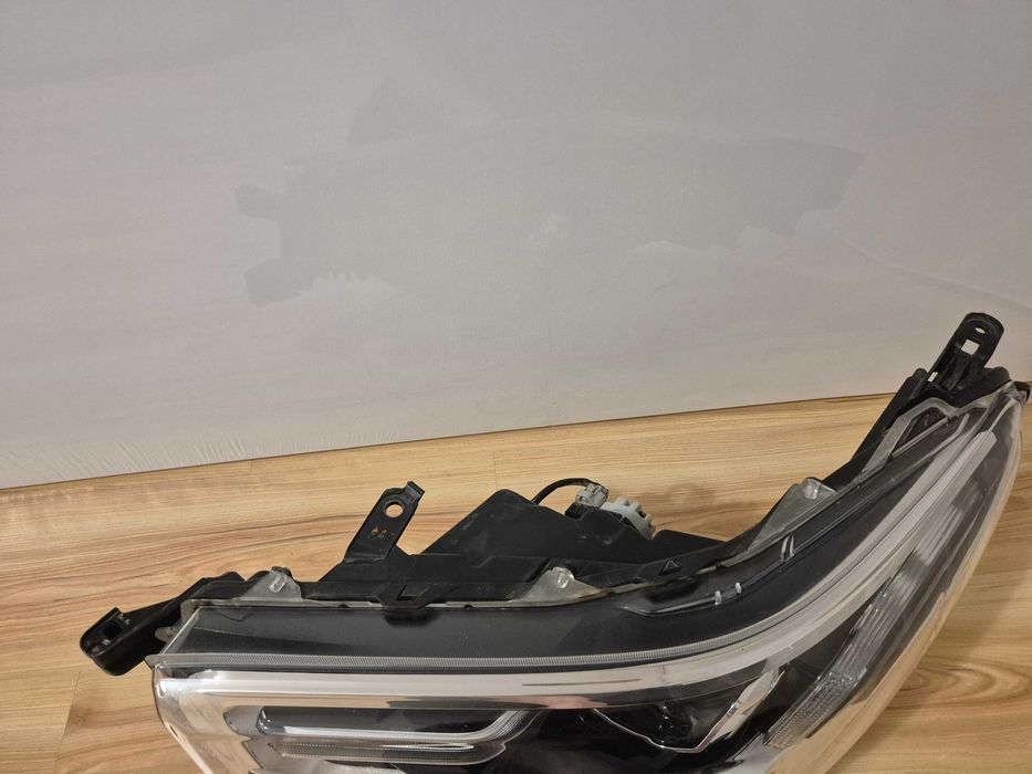 Far stanga Toyota Hilux Full LED An 2019 - 2024 cod 81110-0kx01