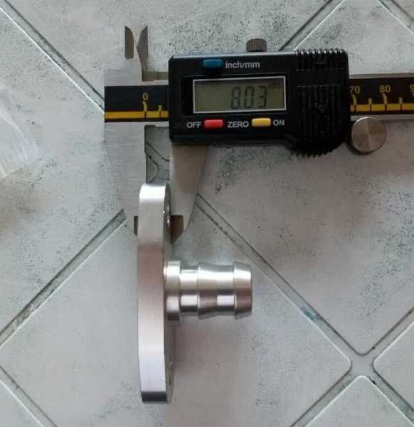 Алуминиев фланец за оттичане маслото на турбото HX35w,GT3582,GT28,T3T4